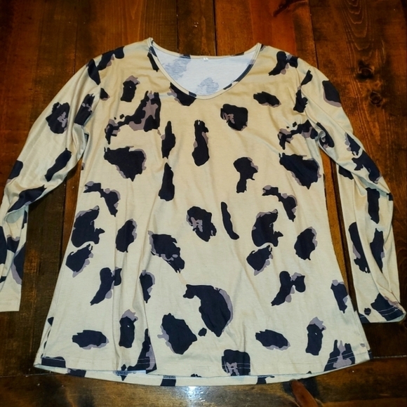 ANIMAL print long sleeve boutique top Large - Picture 1 of 8